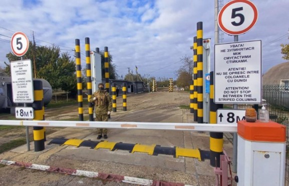 На Одещині через атаку РФ обмежили рух до пунктів пропуску на кордоні з Молдовою На Одещині через атаку РФ обмежили рух до пунктів пропуску на кордоні з Молдовою
